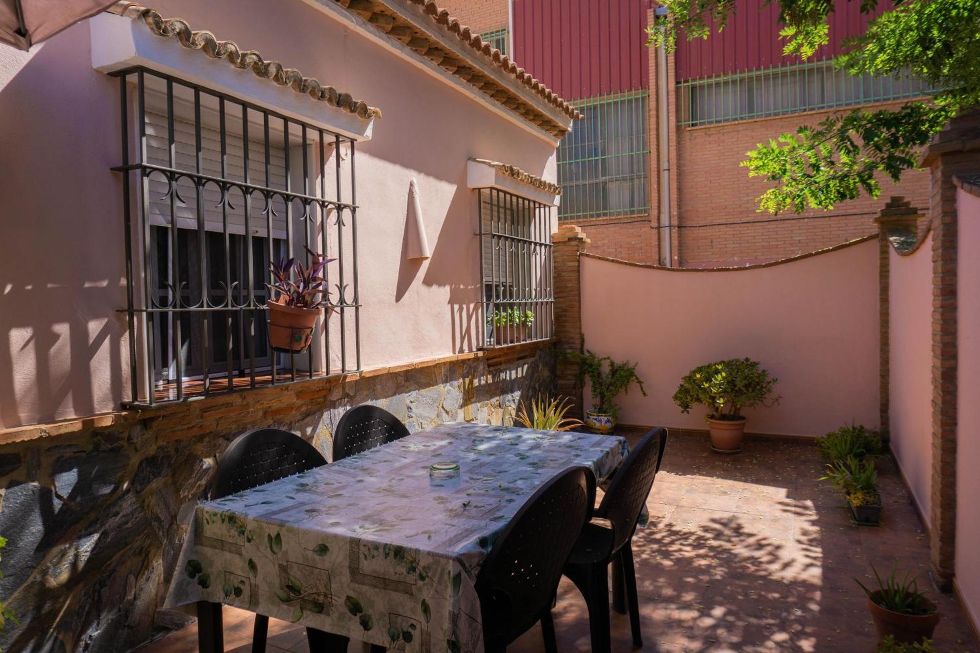 Вилла Beautiful Malaga House - Holidays Экстерьер фото