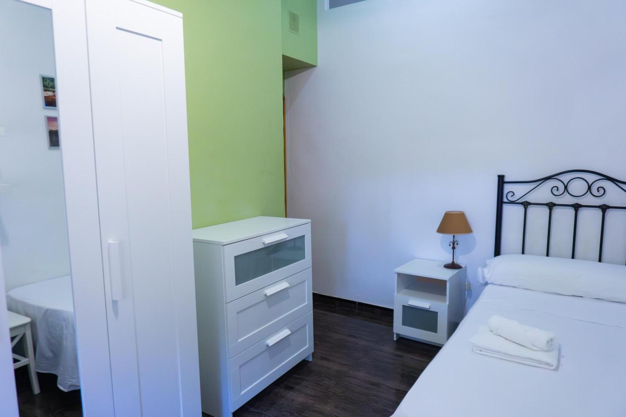 Вилла Beautiful Malaga House - Holidays Экстерьер фото